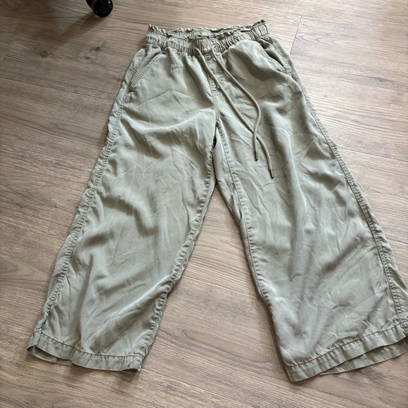 Loft Women's Cropped Pants Green Drawstring Casual Loose Boho Soft Preppy Sz XSP - Picture 2 of 7
